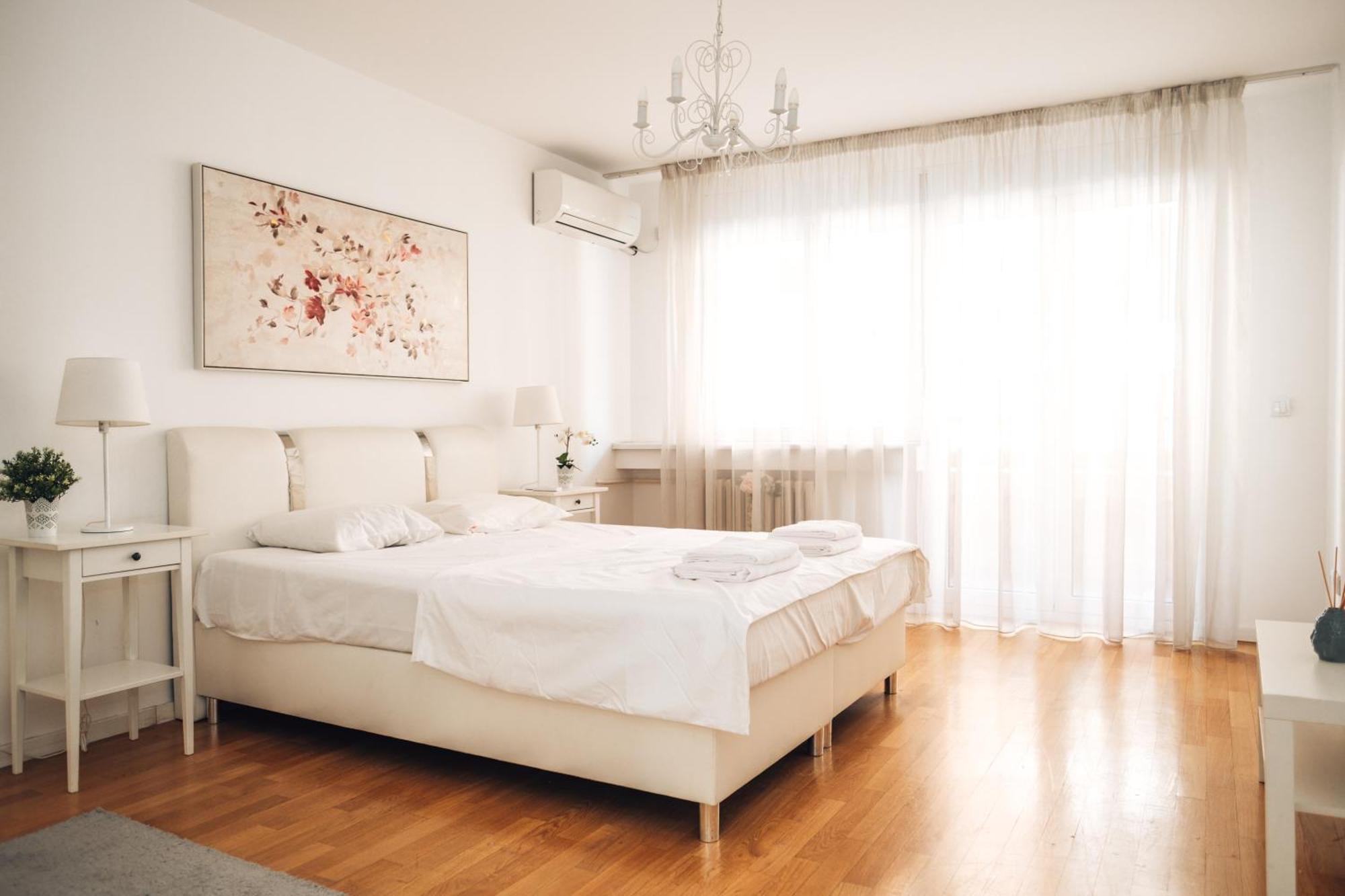 Crown Central Three Bedroom Apartment Beograd Bagian luar foto
