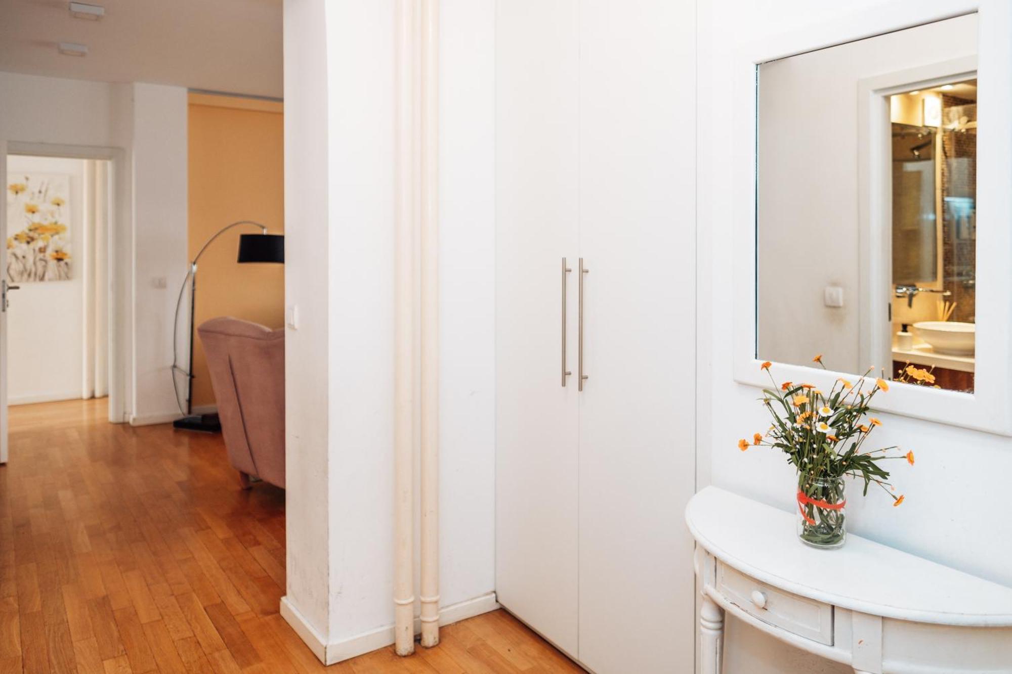 Crown Central Three Bedroom Apartment Beograd Bagian luar foto