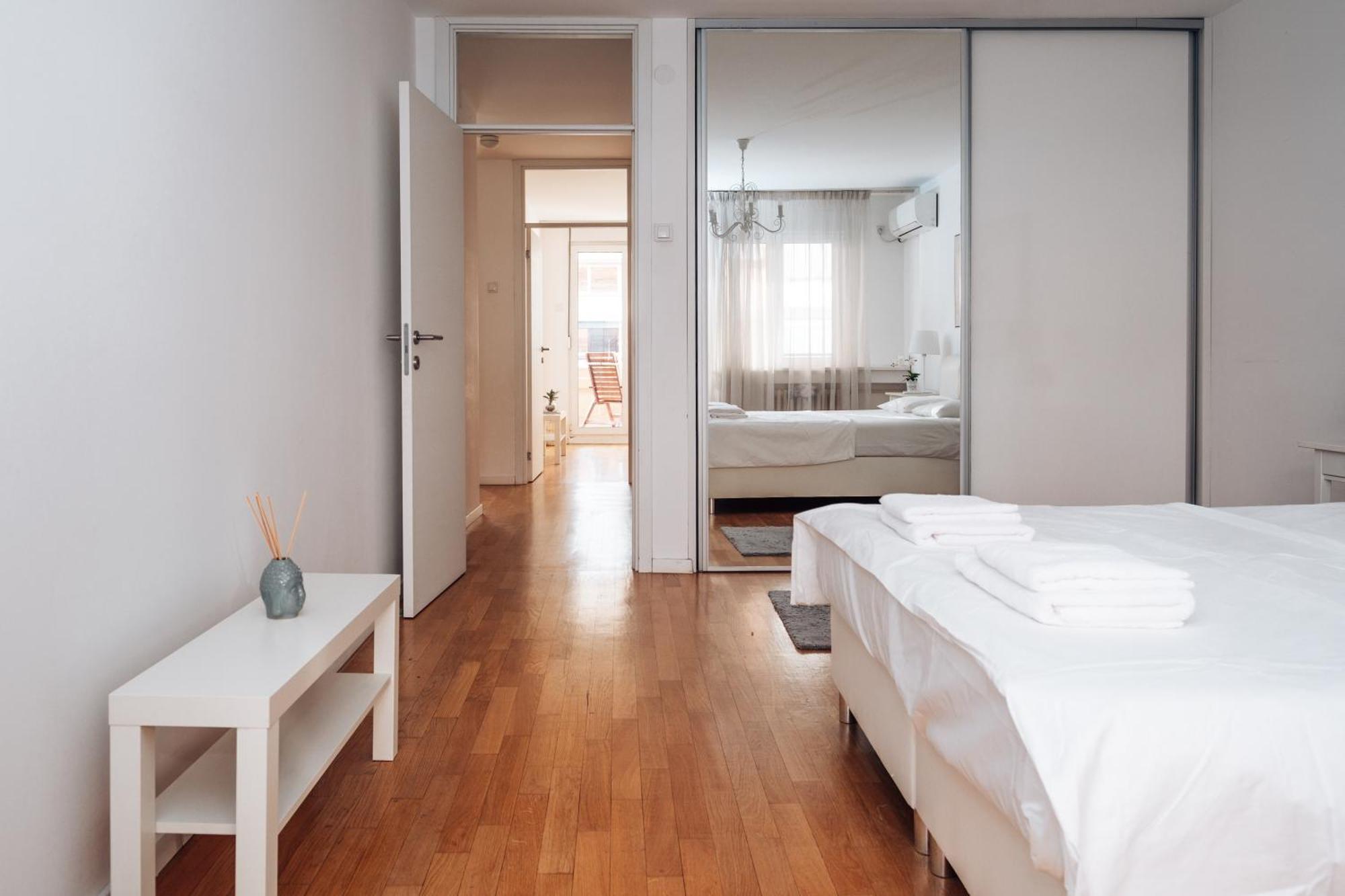 Crown Central Three Bedroom Apartment Beograd Bagian luar foto