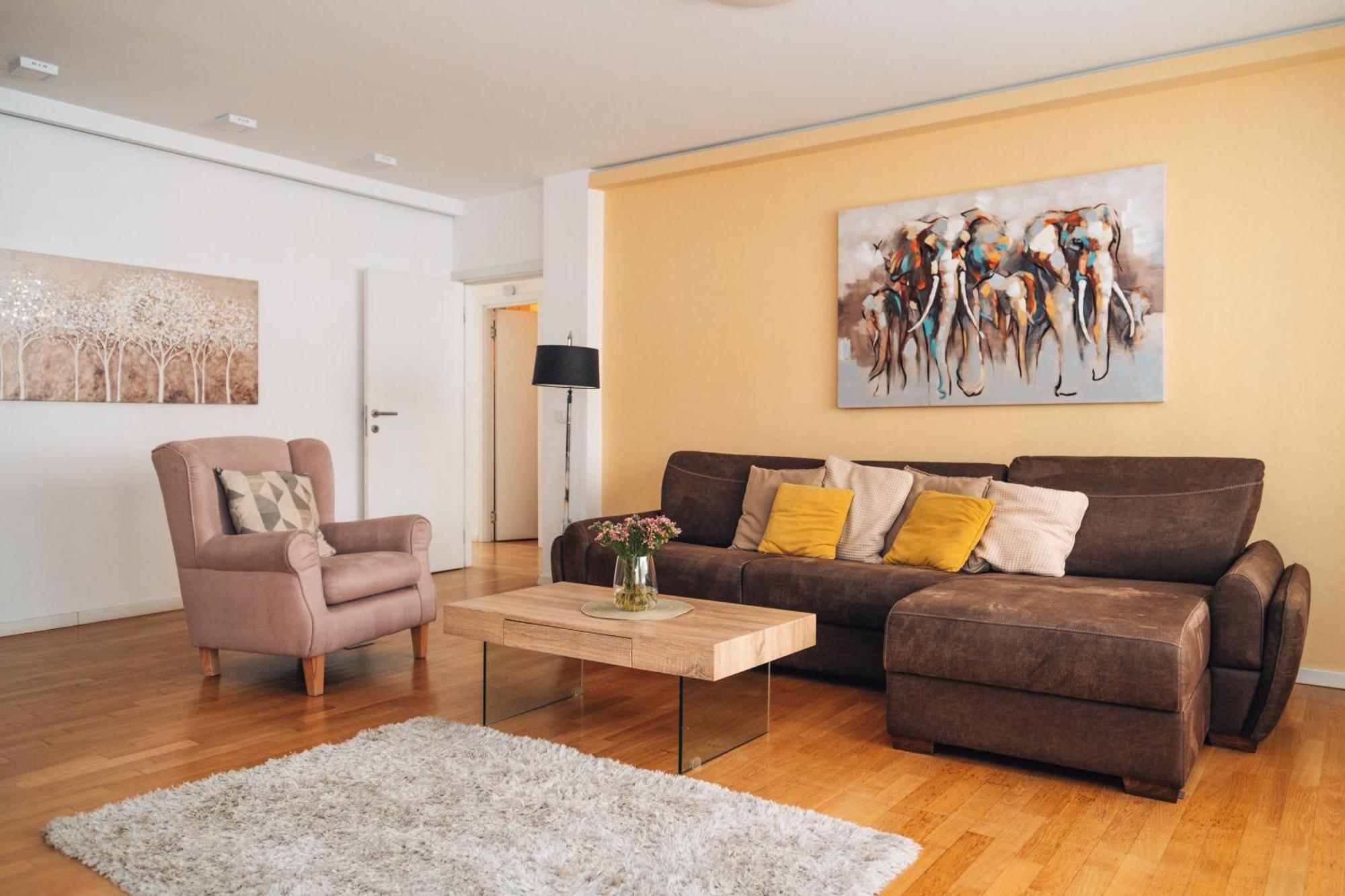 Crown Central Three Bedroom Apartment Beograd Bagian luar foto