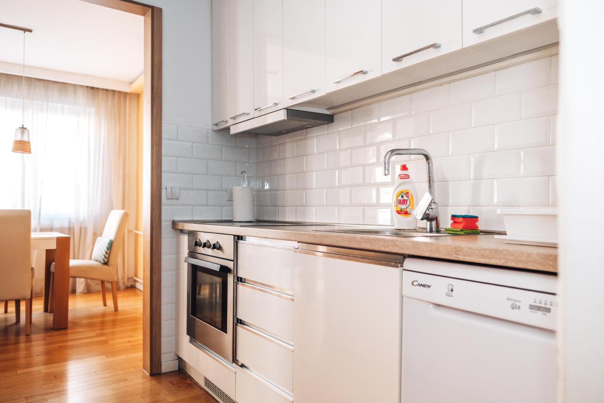 Crown Central Three Bedroom Apartment Beograd Bagian luar foto